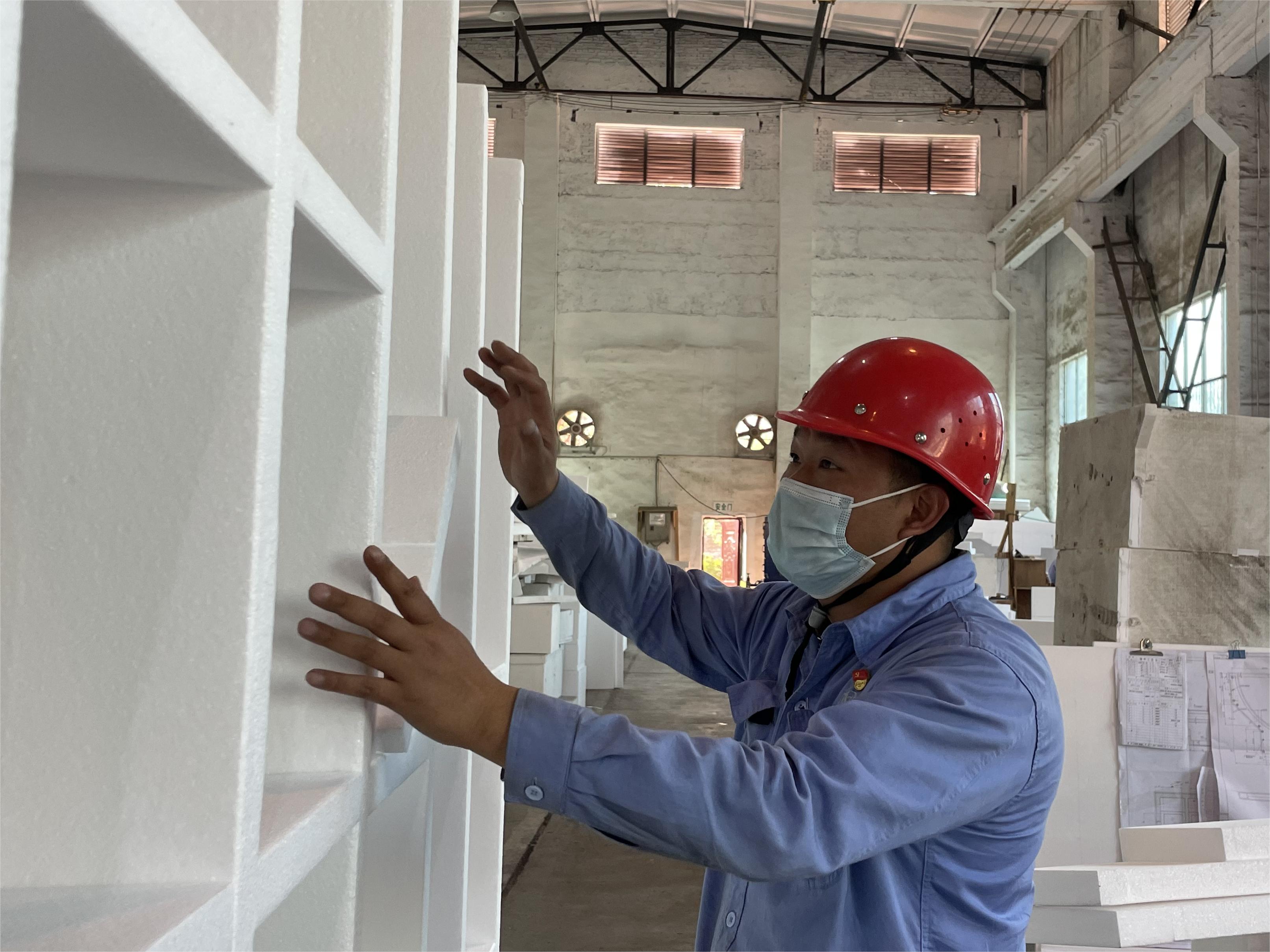 【身边模范】雷建伟：扎根一线深耕作，，，力行匠人“模”出彩